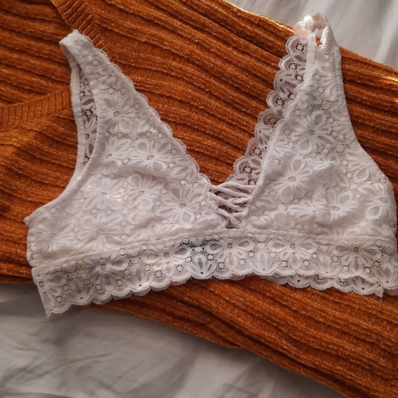 White lace bralette - Picture 3 of 5